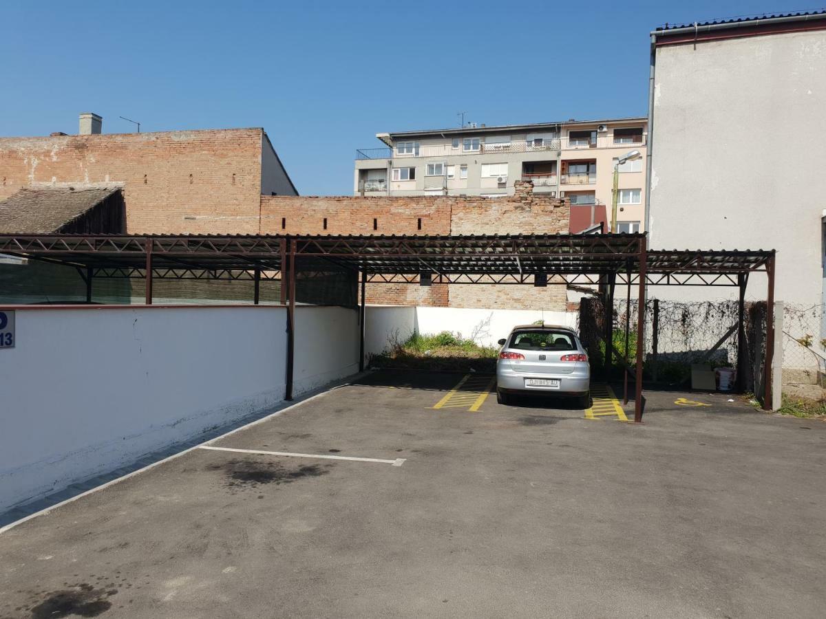 Apartment Butterfly Осієк Екстер'єр фото